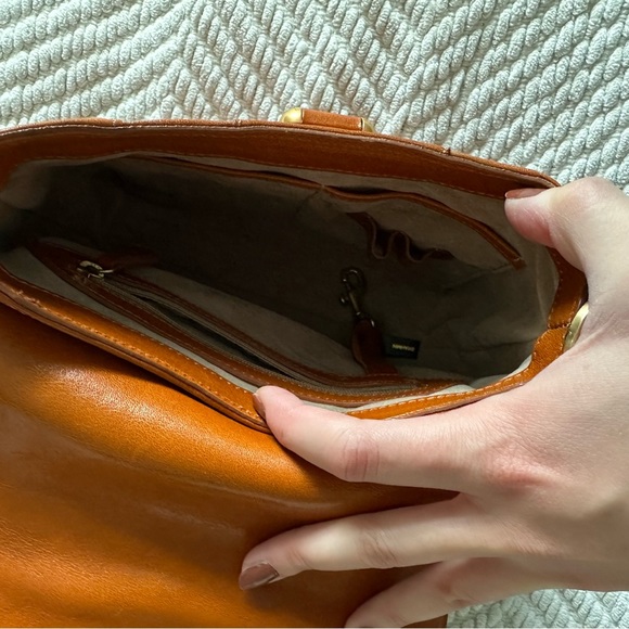 Leather Brahmin convertible strap purse - Picture 4 of 7